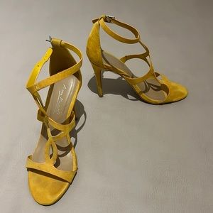 Anne Michelle-Yellow Cut Out Heels
